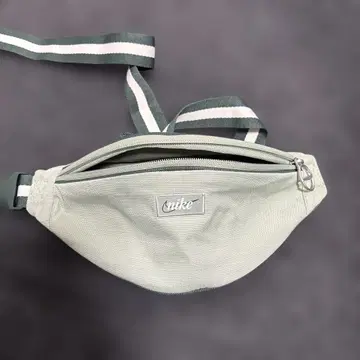 새상품급 오샤레 Nike 바디백 그린 계열