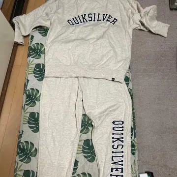 QUIKSILVER 맨투맨 세트 크림색