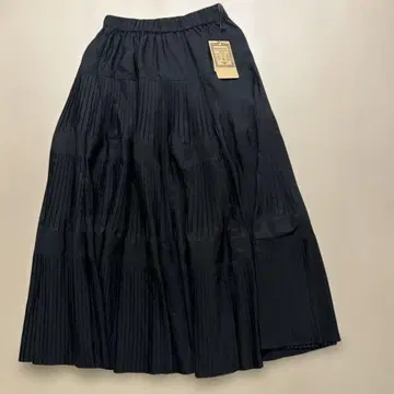 BEARDSLEY 블랙 플리츠 스커트 F