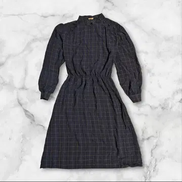 네이비 체크 무늬 긴팔 원피스