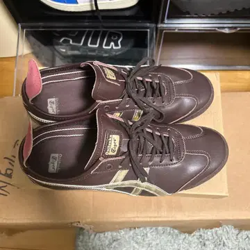 브라운 가죽 스니커즈