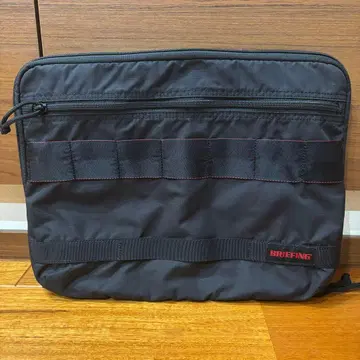 BRIEFING 블랙 클러치백