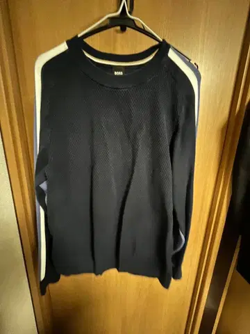 BOSS 네이비 메쉬 스웨터