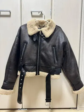 ZARA 가죽 자켓