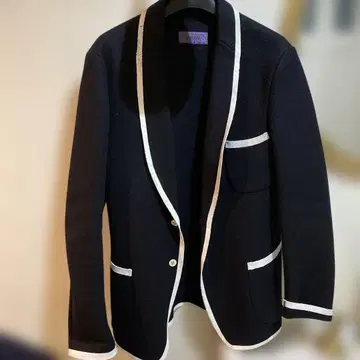 네이비 테일러드 자켓 화이트 파이핑