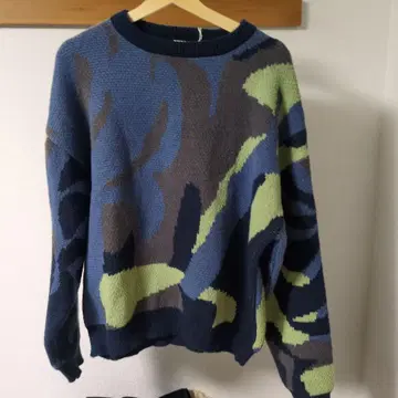 [ 새상품 ] 카모플라쥬 패턴 니트