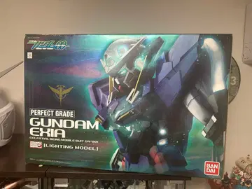 반다이 PG 건담 엑시아 [LIGHTING MODEL]
