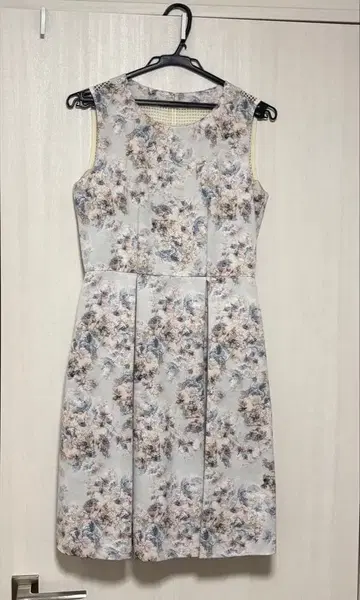 akane 드레스 결혼식 2차 모임 무릎 기장 꽃무늬