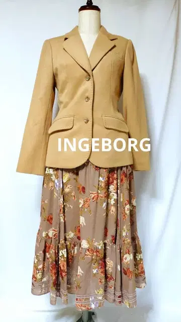 INGEBORG 캐시미어 자켓과 꽃무늬 스커트 세트