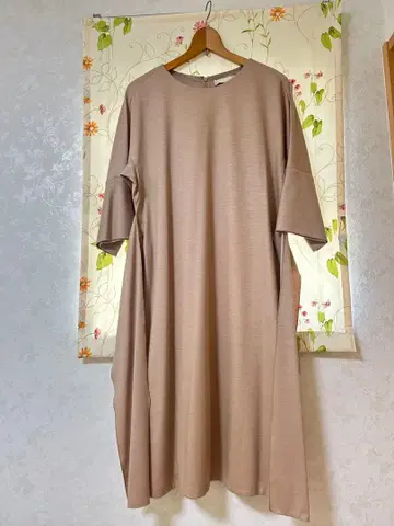 자유구 베이지 새상품급 원피스 38 23구 좋아하시는 분께도