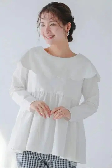 [ 택 포함 미사용 새상품 ] Fitmore 스캘럽 케이프 블라우스