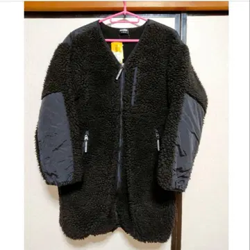 퍼스트다운 보아 코트