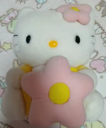 산리오 헬로키티 봉제 인형 꽃 모티브