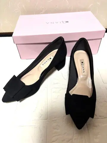 미사용급 새상품급 DIANA 블랙 스틸레토 리본 포함 펌프스 21.5