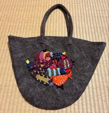 물고기나 새 털실 뜨개질 펠트 토트백 다크 그레이