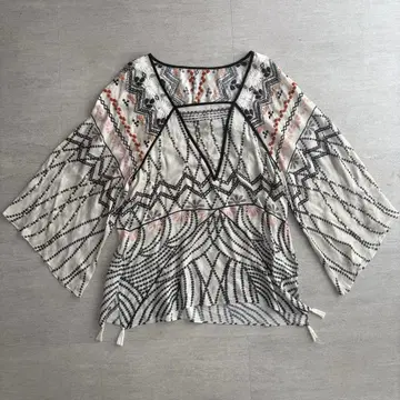 그레이스 콘티넨탈 자수 비즈 상의 보헤미안 루즈핏 실루엣