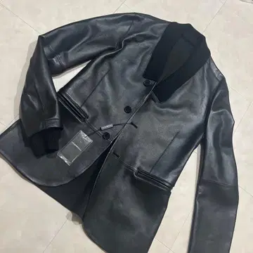 레어 택 포함 새상품 엠포리오 아르마니 블랙 가죽 자켓 사이즈 50