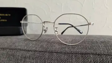 어반 리서치 x 금자안경