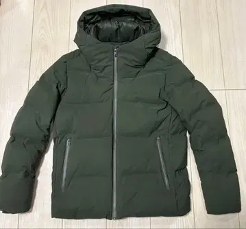 UNIQLO 심리스 다운 자켓 S 사이즈 올리브 그린