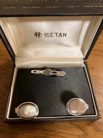 ISETAN 넥타이핀과 커프스 단추 세트