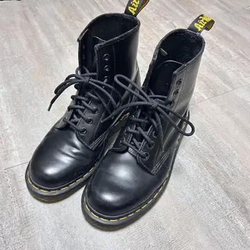 Dr.Martens 8홀 부츠 블랙 25cm uk6