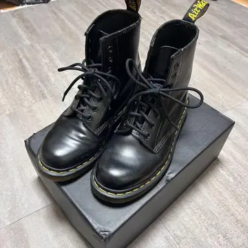 Dr.Martens 8홀 부츠 블랙 25cm uk6