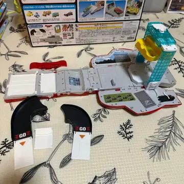 카즈 토미카 토네이도 슈터로 변신! 맥퀸