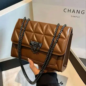 브라운 퀼팅 숄더백 캐주얼 엘레강트 스타일리시