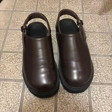 유니클로 클로그 샌들 브라운 UNIQLO:C M 사이즈