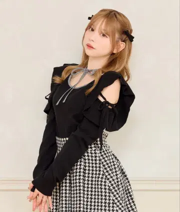 apres jour 오픈 숄더 니트탑