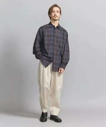 뷰티 앤 유스 치노 벌룬 이지 팬츠