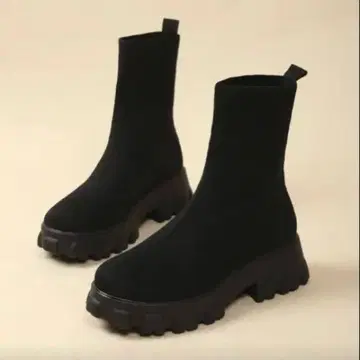 통굽 블랙 니트 숏부츠