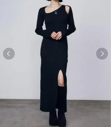 EMODA 스킨 라인 리브 슬릿 롱 원피스