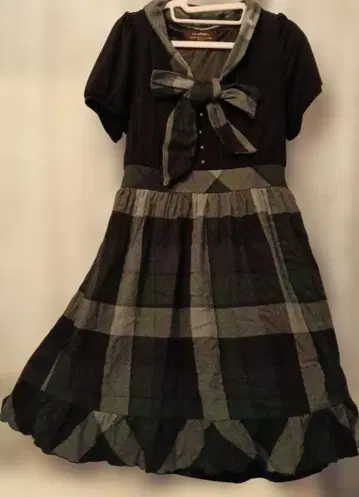 엑시즈팜 리본 포함 반팔 무릎 기장 원피스 체크 무늬