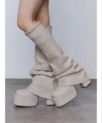 EMODA 루즈 플레어 커버 핏 부츠