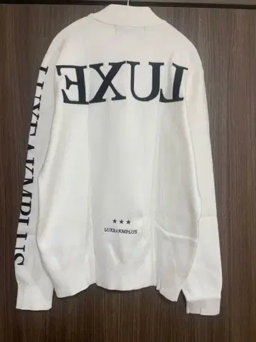 LUXE AMPLUS 화이트 터틀넥 니트