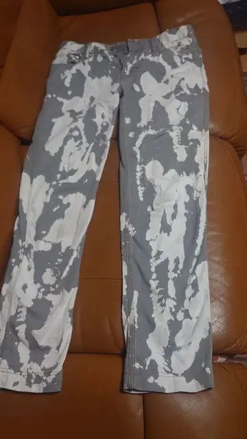 D&G 페인트 가공 스트레이트 데님