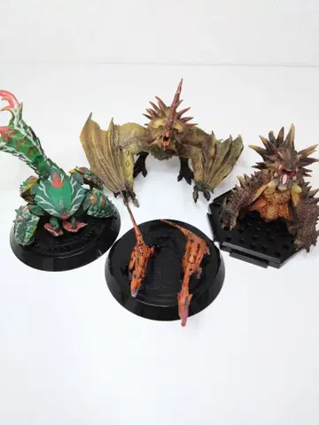 몬스터 헌터 피규어 4체 세트 판매!