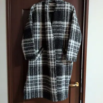 부즈루드 블랙 화이트 체크 롱 코트