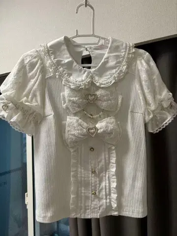 리즈리사 상의 화이트