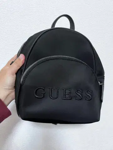 GUESS 블랙 백팩
