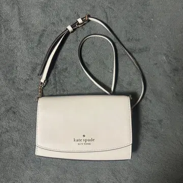 케이트 스페이드 숄더백 화이트