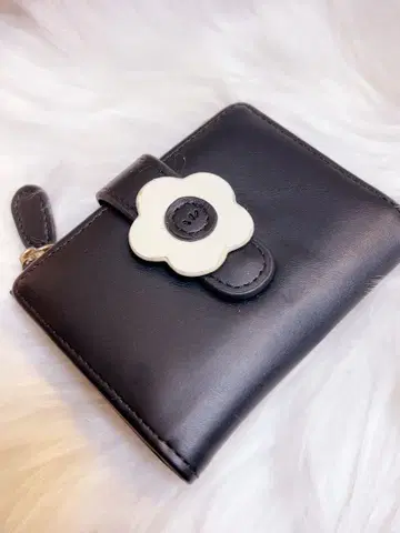 *.이단 접이식 지갑 블랙 x 아이보리 플라워 모티브