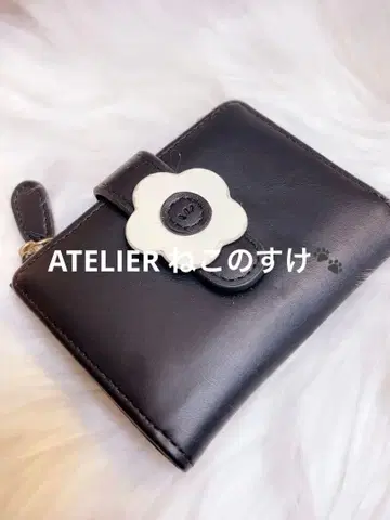 *.이단 접이식 지갑 블랙 x 아이보리 플라워 모티브