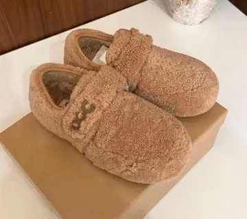 베이지 양가죽 슬립온 23cm