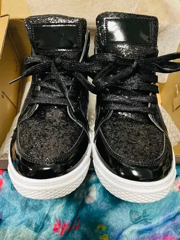 새상품! 컨디션 최상! 블랙 글리터 하이컷 스니커즈 26cm