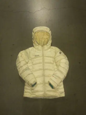 Marmot 후드 부착 다운 자켓 M 사이즈 화이트