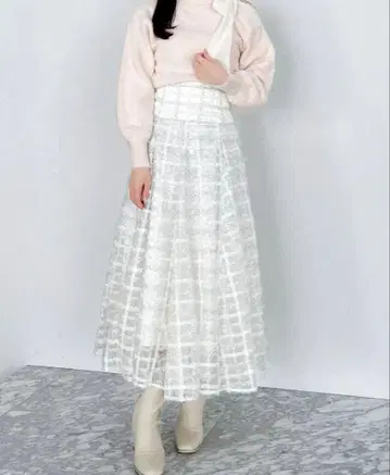 새상품급 dazzlin 코르셋 볼륨 플레어 스커트 화이트