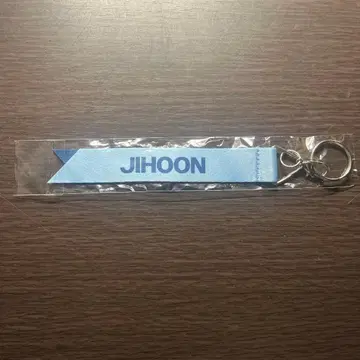 TWS 지훈 리본 스트랩 캡슐 토이 미개봉