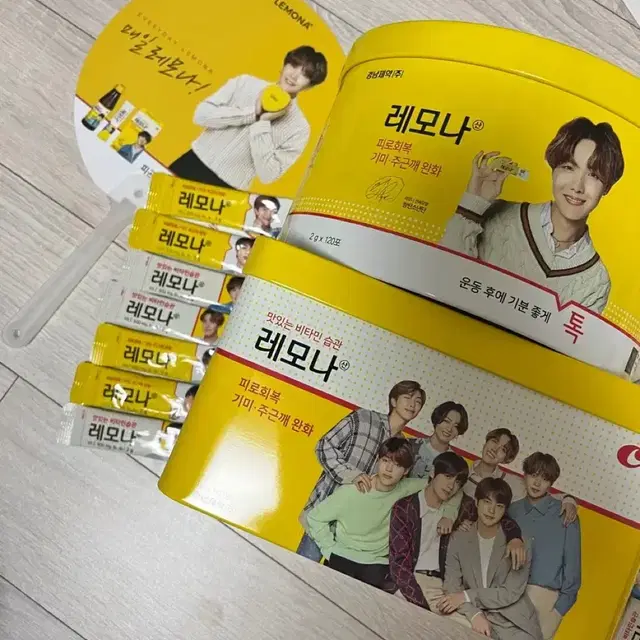 방탄 레모나 소장용 틴케이스, 부채 등등